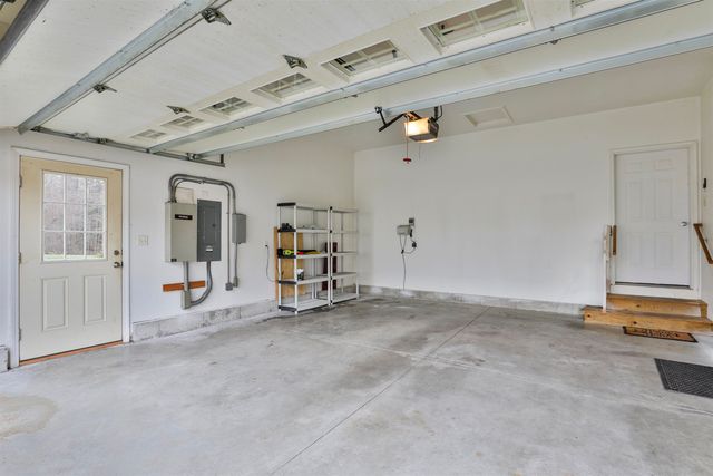 6 Sugar Plum Lane, Londonderry, NH 03053