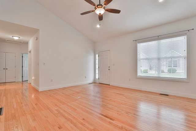 6 Sugar Plum Lane, Londonderry, NH 03053