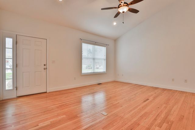 6 Sugar Plum Lane, Londonderry, NH 03053