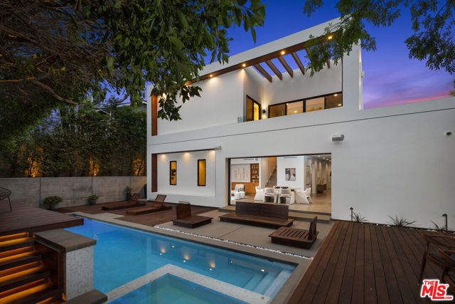 3207 Maplewood Avenue, Los Angeles, CA 90066