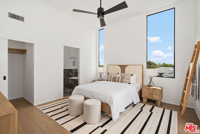 3207 Maplewood Avenue, Los Angeles, CA 90066