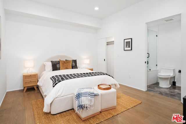 3207 Maplewood Avenue, Los Angeles, CA 90066