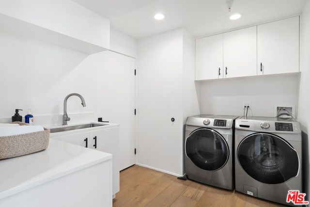 3207 Maplewood Avenue, Los Angeles, CA 90066