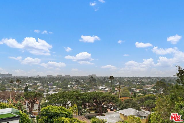 3207 Maplewood Avenue, Los Angeles, CA 90066