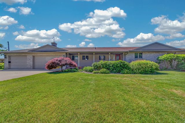 909 Tostenabe Lane, North Muskegon City, MI 49445