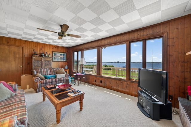 909 Tostenabe Lane, North Muskegon City, MI 49445