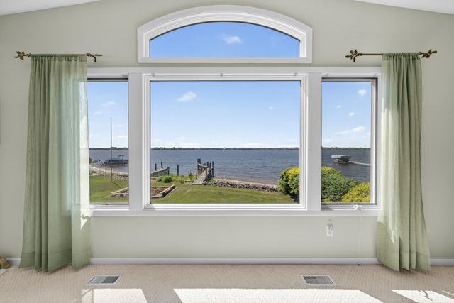 909 Tostenabe Lane, North Muskegon City, MI 49445