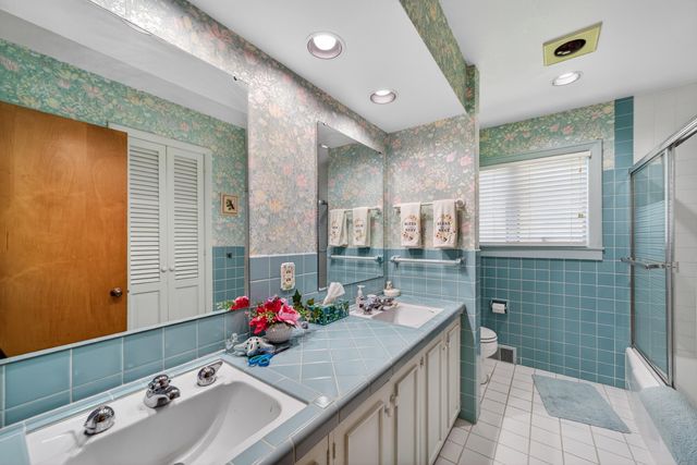 909 Tostenabe Lane, North Muskegon City, MI 49445