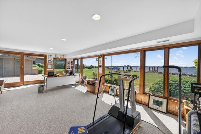 909 Tostenabe Lane, North Muskegon City, MI 49445