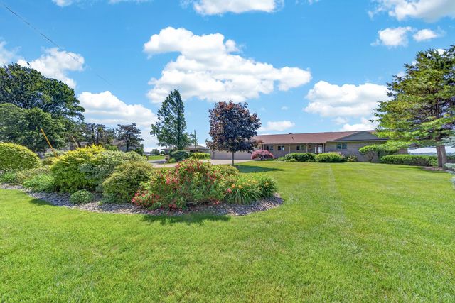 909 Tostenabe Lane, North Muskegon City, MI 49445