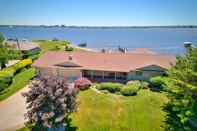 909 Tostenabe Lane, North Muskegon City, MI 49445