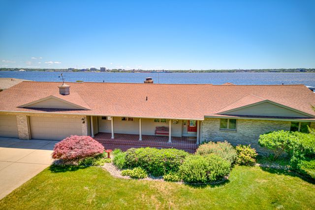 909 Tostenabe Lane, North Muskegon City, MI 49445
