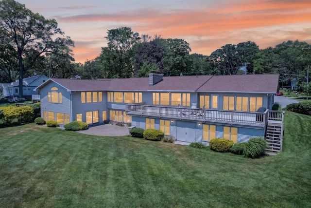 909 Tostenabe Lane, North Muskegon City, MI 49445
