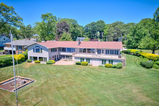 909 Tostenabe Lane, North Muskegon City, MI 49445