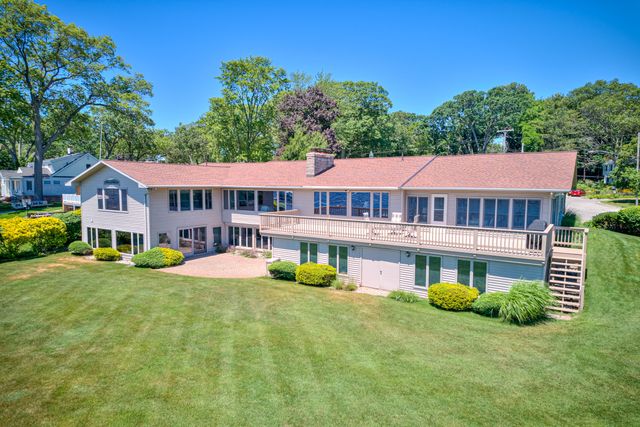 909 Tostenabe Lane, North Muskegon City, MI 49445