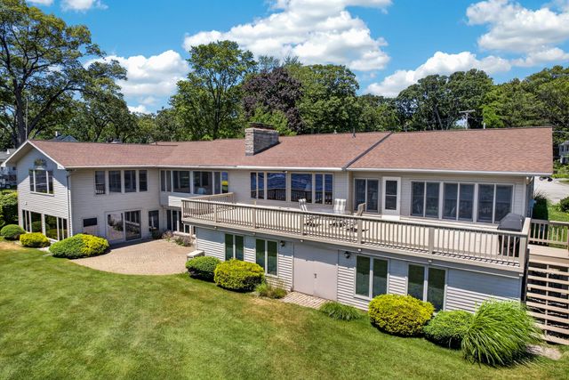 909 Tostenabe Lane, North Muskegon City, MI 49445
