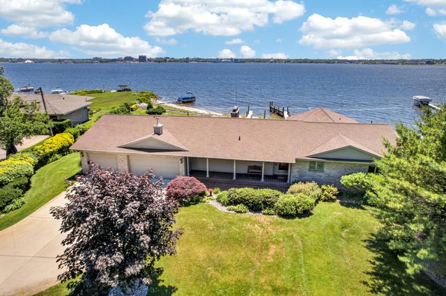 909 Tostenabe Lane, North Muskegon City, MI 49445
