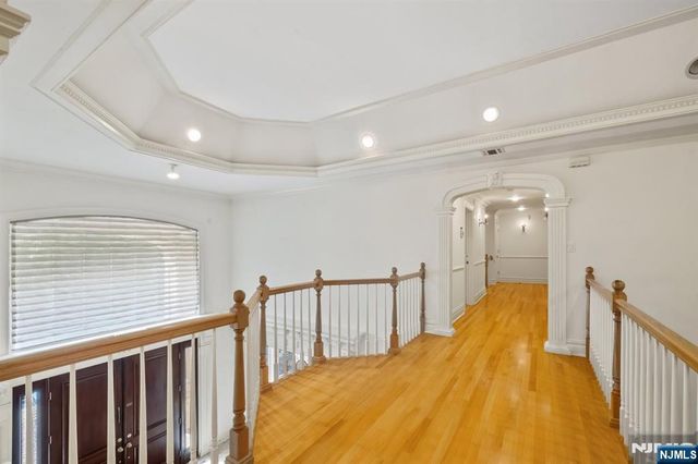 71 Roberts Road, Englewood Cliffs, NJ 07632