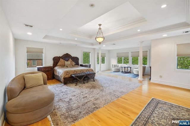 71 Roberts Road, Englewood Cliffs, NJ 07632