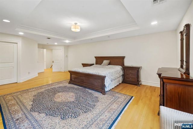 71 Roberts Road, Englewood Cliffs, NJ 07632