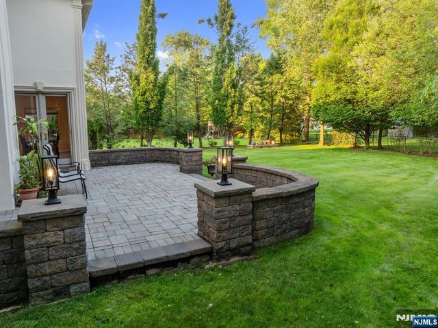 71 Roberts Road, Englewood Cliffs, NJ 07632