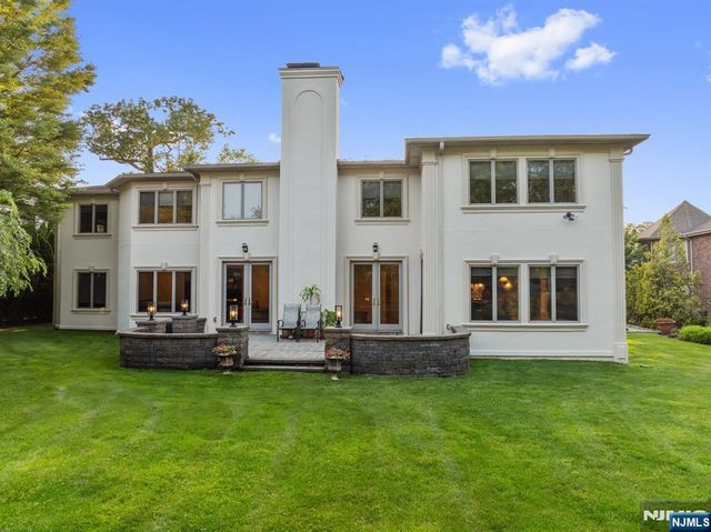 71 Roberts Road, Englewood Cliffs, NJ 07632