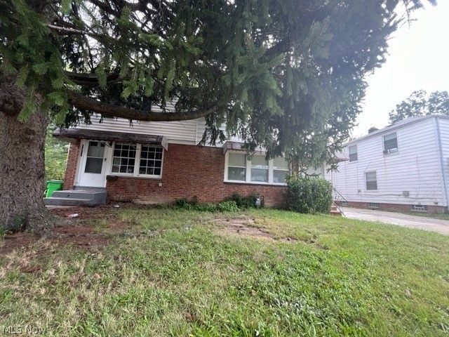 1467 E 250th Street, Euclid, OH 44117