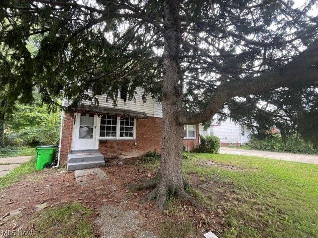 1467 E 250th Street, Euclid, OH 44117