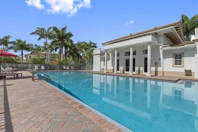2370 SE 15th St, Homestead, FL 33035