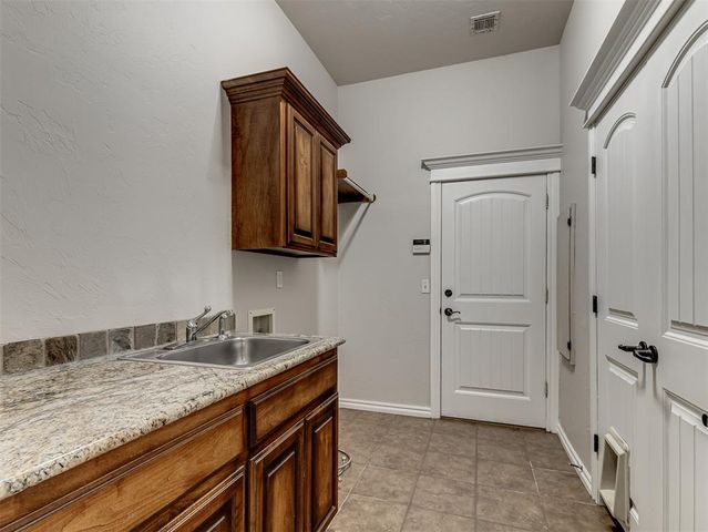 713 Waterwood Drive, Norman, OK 73072