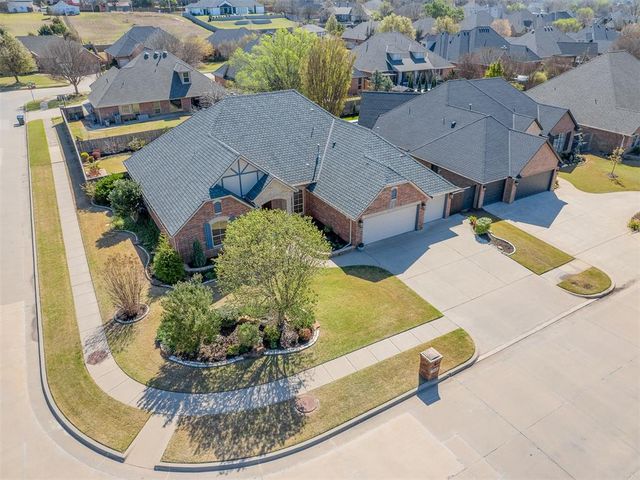 713 Waterwood Drive, Norman, OK 73072