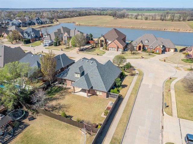 713 Waterwood Drive, Norman, OK 73072