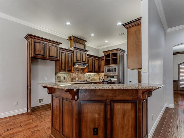 713 Waterwood Drive, Norman, OK 73072