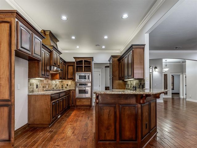 713 Waterwood Drive, Norman, OK 73072