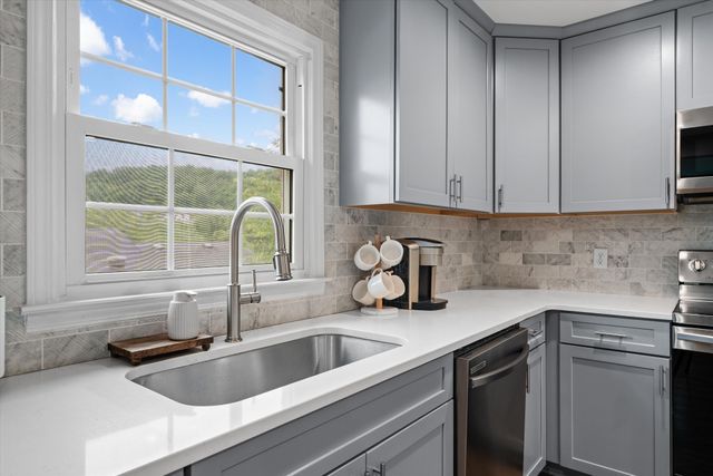 1627 Volunteer Ct, Brentwood, TN 37027