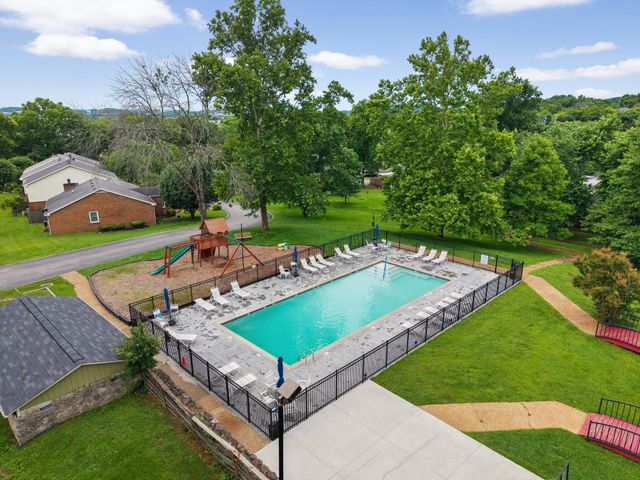 1627 Volunteer Ct, Brentwood, TN 37027