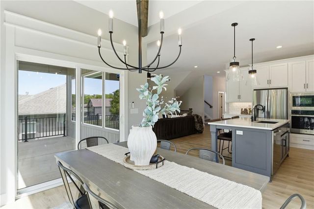 25189 W 141st Terrace, Olathe, KS 66061