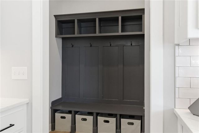 25189 W 141st Terrace, Olathe, KS 66061