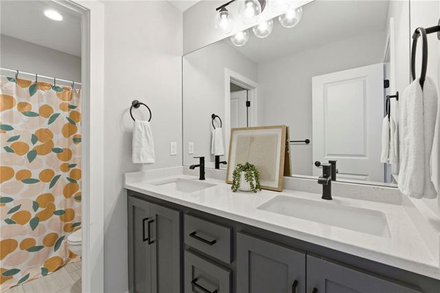 25189 W 141st Terrace, Olathe, KS 66061