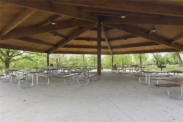 25189 W 141st Terrace, Olathe, KS 66061