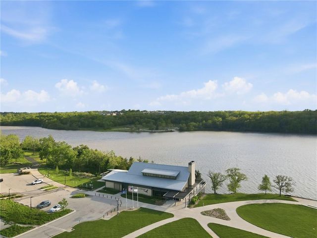 25189 W 141st Terrace, Olathe, KS 66061