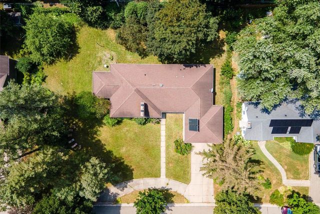 25 Hiawatha Circle, Madison, WI 53711
