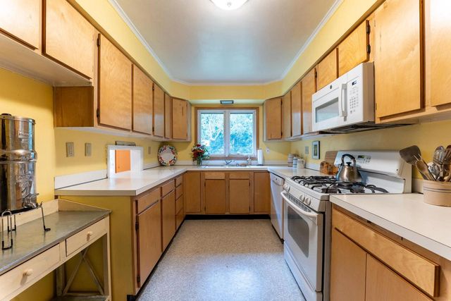 25 Hiawatha Circle, Madison, WI 53711