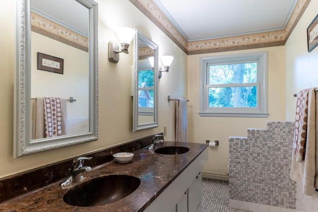 25 Hiawatha Circle, Madison, WI 53711