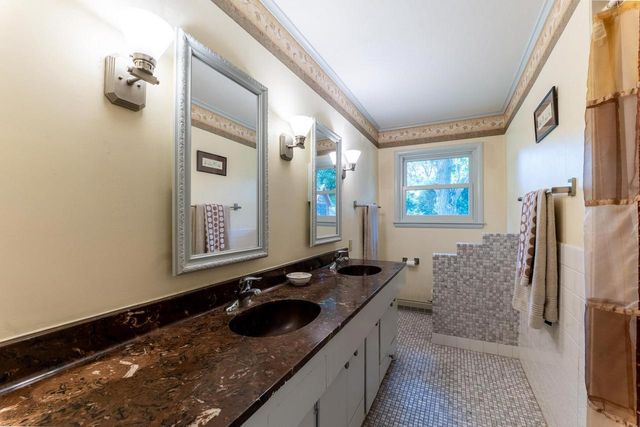 25 Hiawatha Circle, Madison, WI 53711