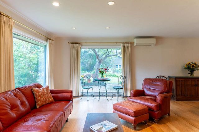 25 Hiawatha Circle, Madison, WI 53711