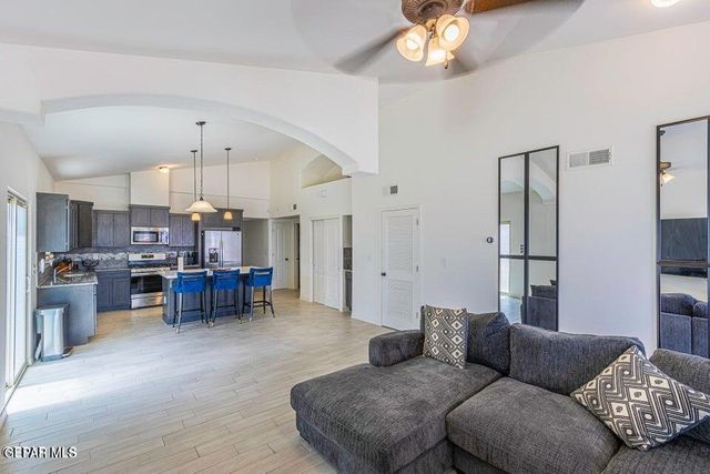247 HERTS Way, El Paso, TX 79928