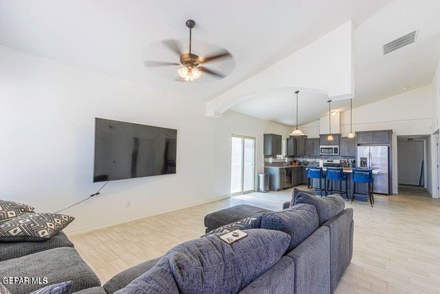247 HERTS Way, El Paso, TX 79928