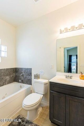 247 HERTS Way, El Paso, TX 79928