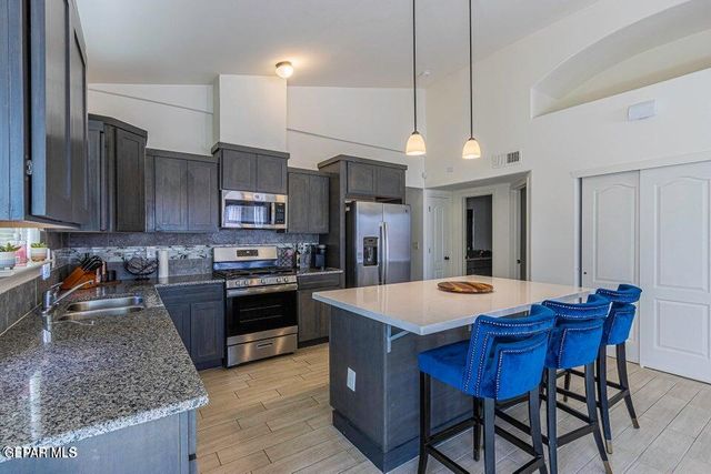247 HERTS Way, El Paso, TX 79928